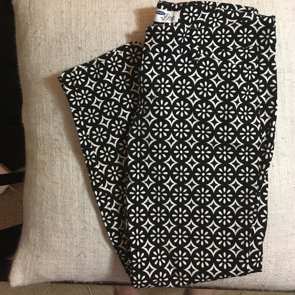 Black and white pattern Pixie pants