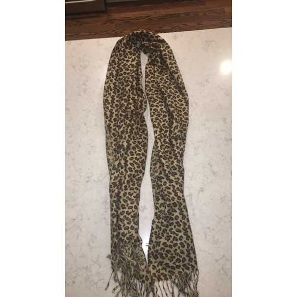Cheetah scarf/shall! Only worn a handful of times
