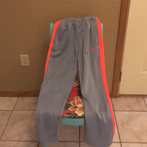Boys Nike large thermal fit pants