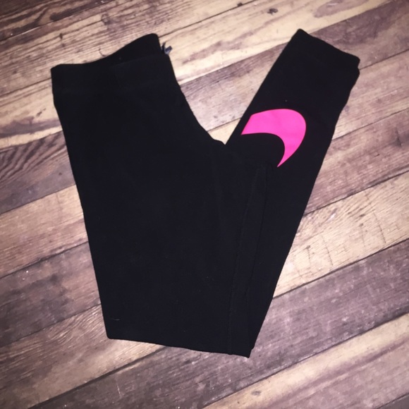 Nike Swoosh Workout Leggings