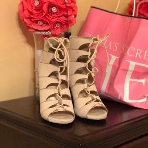 HEELS!!!🤷🏻‍♀️