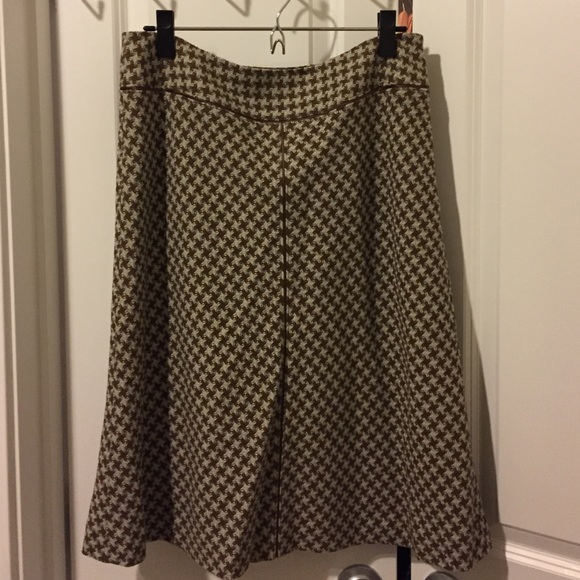 Ann Taylor A-line wool blend skirt - Size 10