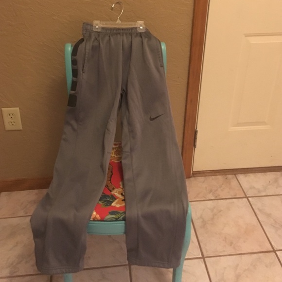 Boys Nike Elite XL sweatpants