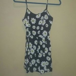Daisy sun dress with triangle cutout