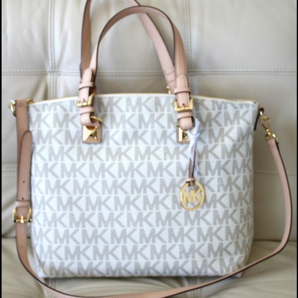 Michael KORS Signature Travel Crossbody