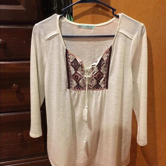 Maurice’s Aztec Top - Picture 2 of 3