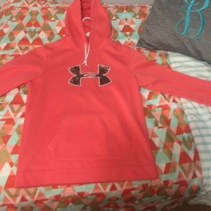 Under armour hoodie/sweatshirt
