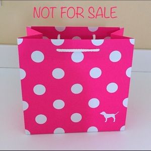 New VS GOLD NECKLACE & BRACELET SET W/FREE GIFT