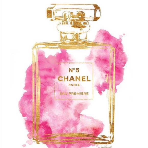 Hi! I'm Sussana👸🏻 take a look in my closet 🛍😊