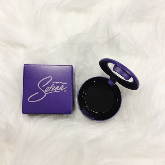 Selena for MAC lot  - Picture 4 of 4