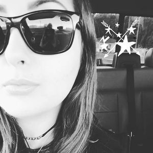 Meet your Posher, Crystal