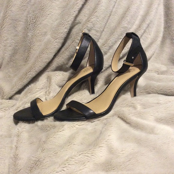 Ann Taylor black heels