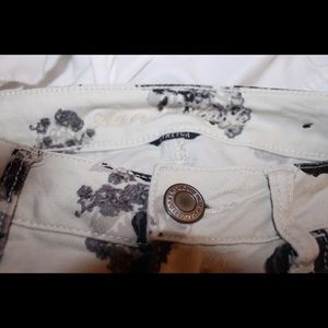 American Eagle floral print skinny jeans