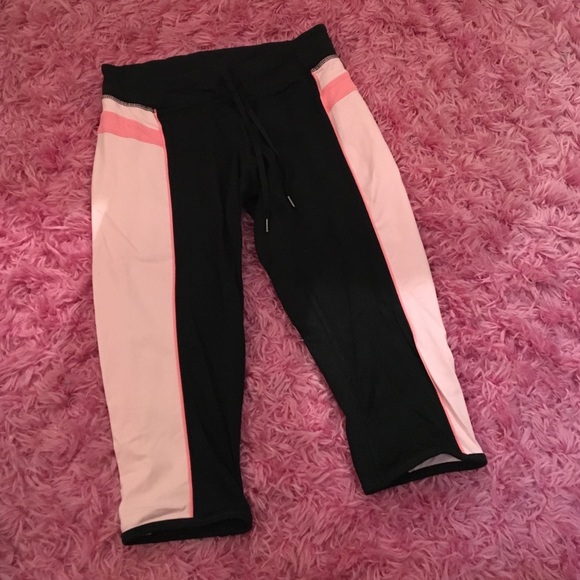 Lululemon crops - Picture 1 of 4