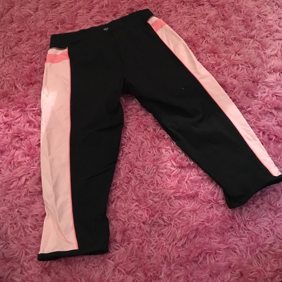 Lululemon crops - Picture 3 of 4
