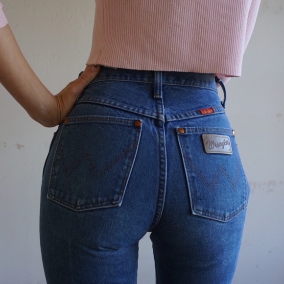 Urban Outfitters Denim - Vintage 90's Levi wrangler mom jeans 👖