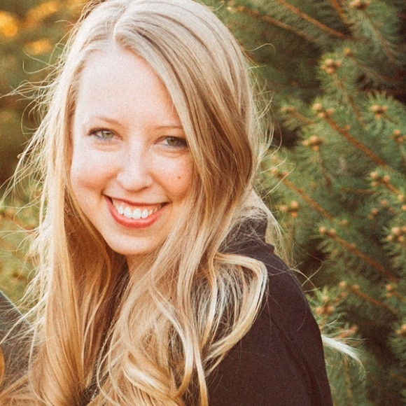 Meet your Posher, Stephanie - Picture 2 of 3