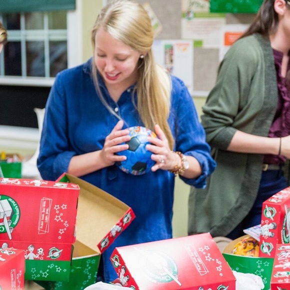 Meet your Posher, Stephanie - Picture 3 of 3