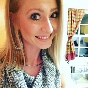 Meet your Posher, Caitlyn