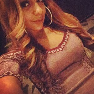 Meet your Posher, Simone