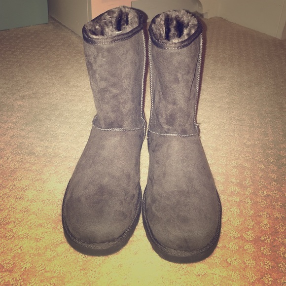 Makalu fur boots- like uggs!