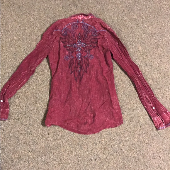 Brand Nee ROAR shirt