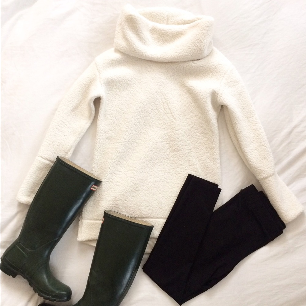 White | Fuzzy | Turtleneck | S