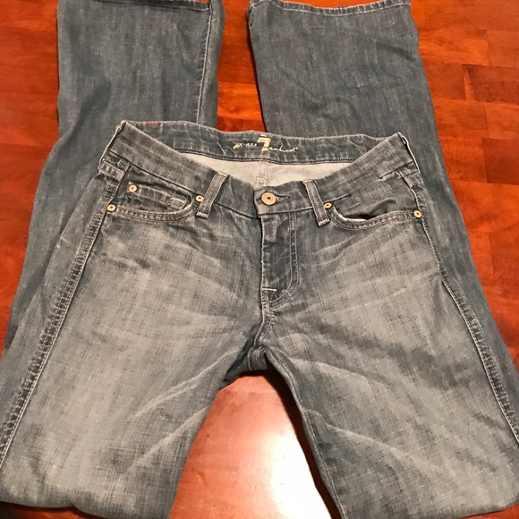 1 Hour SALE 🎉 7 for All Mankind light wash  jeans