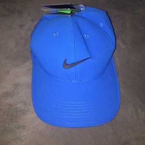 LAST CHANCE!! Nike hat brand new with tags. Unisex