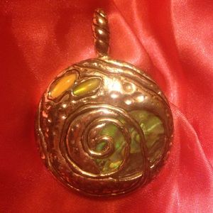 Necklace pendant- Like New