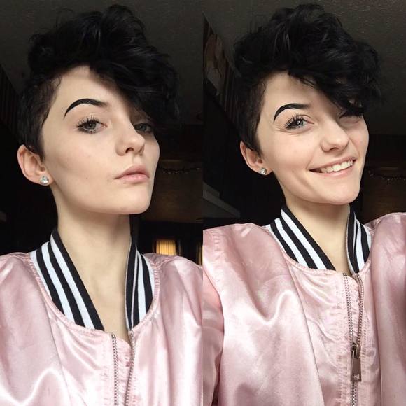 Meet your Posher, Cass