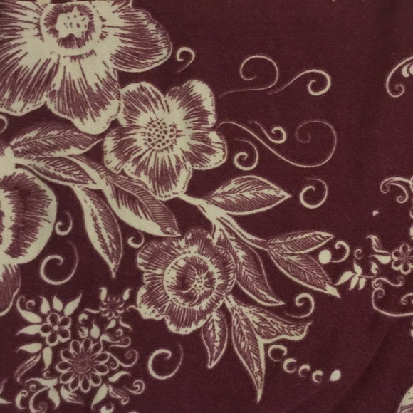 LLR TC leggings made in Vietnam but not small