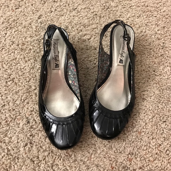 AE Black wedge