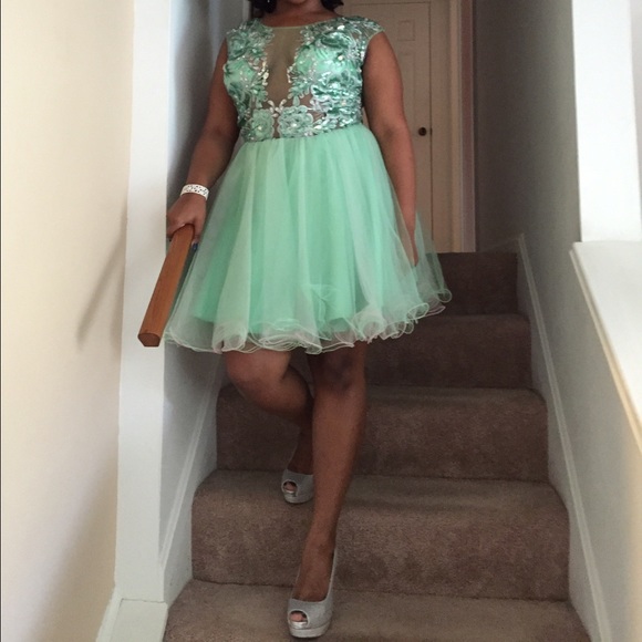 Green prom dress - Picture 1 of 2
