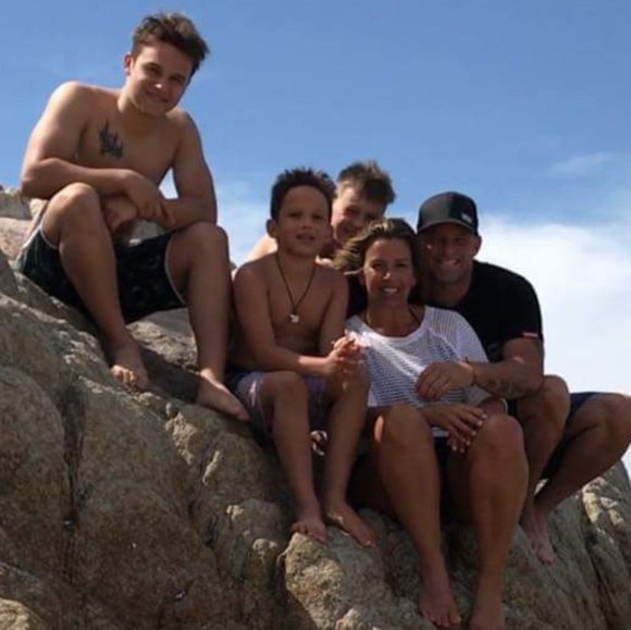 Meet your Posher, Cynthia - Picture 2 of 2