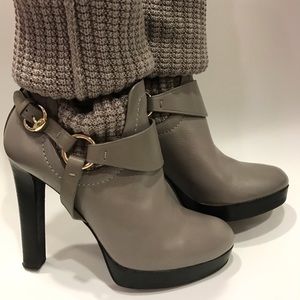 Gucci knitted grey boots. Super condition!!