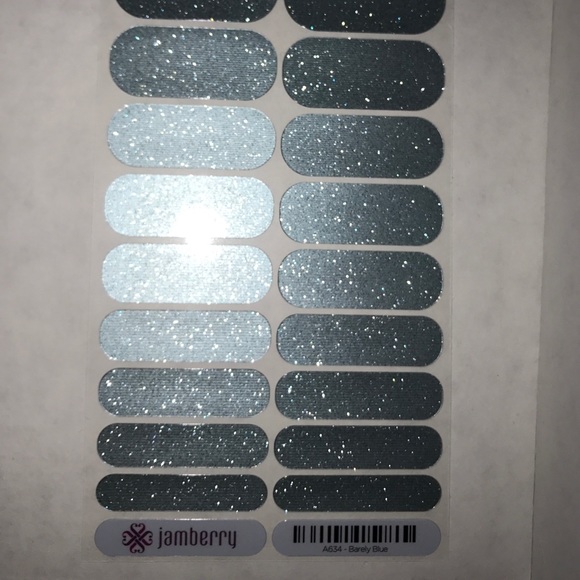 Jamberry barely blue wraps