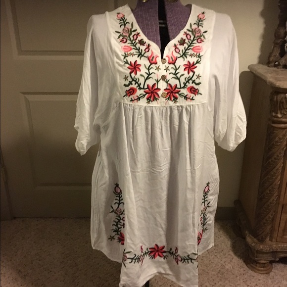 White with flowers Mexican style top