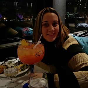 Meet your Posher, Kayla