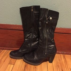 Heeled black boots