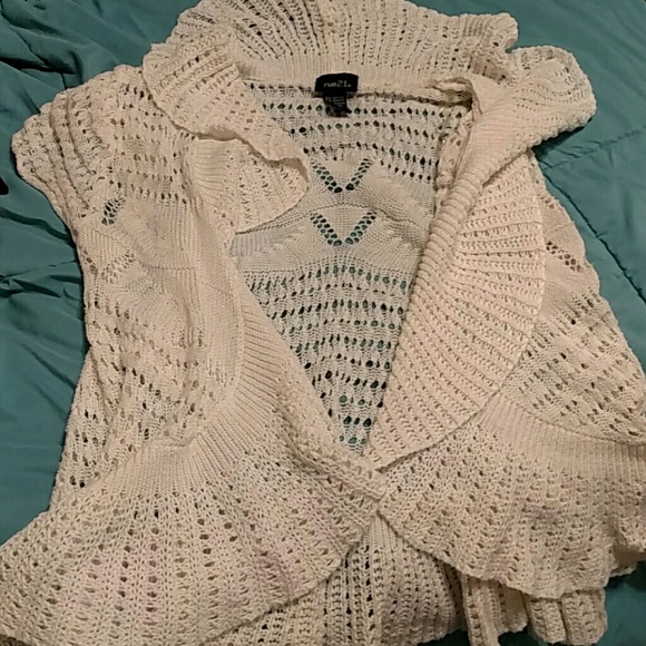 *LAST CHANCE!* Rue 21 White Knit Open Cardigan