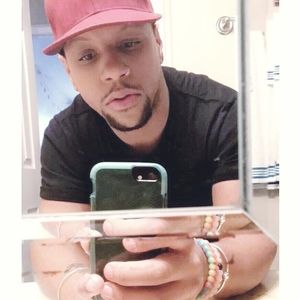 Meet your Posher, Tomas