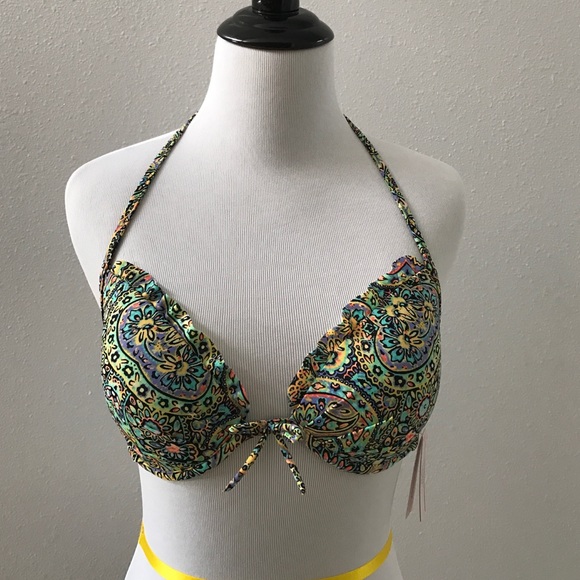 Victoria's Secret Fabulous bikini top - Picture 1 of 4