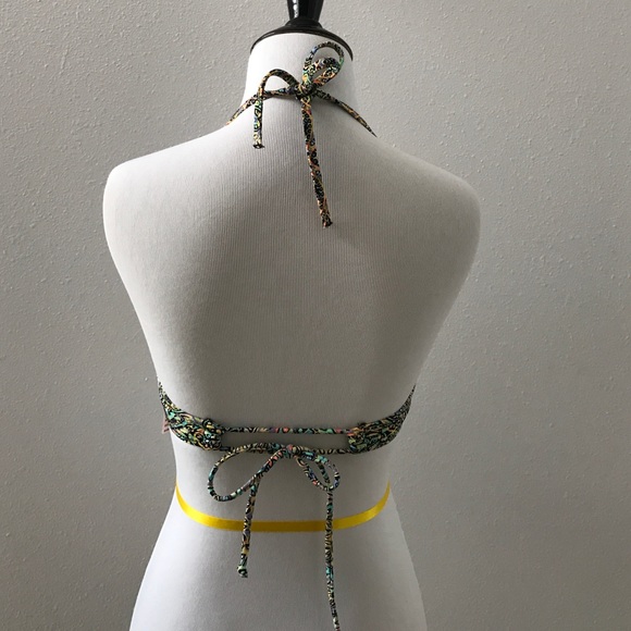 Victoria's Secret Fabulous bikini top - Picture 2 of 4