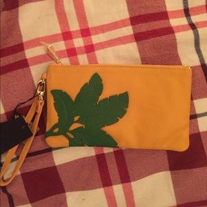 NWT Ora Delphine 100% leather wristlet/clutch