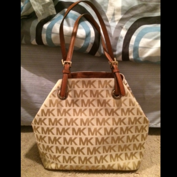 Michael Kors Handbags - Michael Kors purse