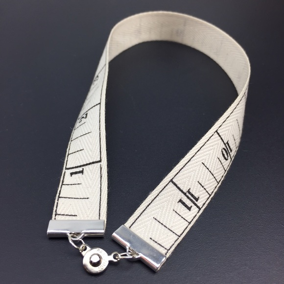 •HP!• Pro-Posher Tape Measure Wrap Bracelet - Picture 4 of 5