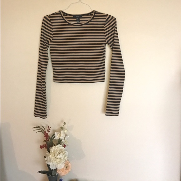 Cropped stripped ribbed long sleeve shirt