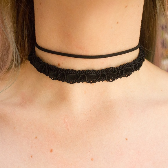 90s Inspired Layered Black Textured Choker🖤