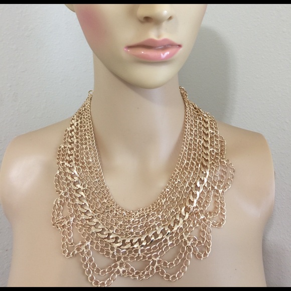 Faux gold bib chain statement necklace - Picture 2 of 5